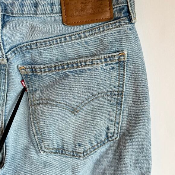 Levi's Premium Middy Ankle Bootcut Jeans Light Wash 100% Cotton Blue Denim Sz 25 - Picture 6 of 14